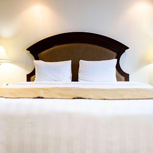 Zimmer mit Kingsize-Bett